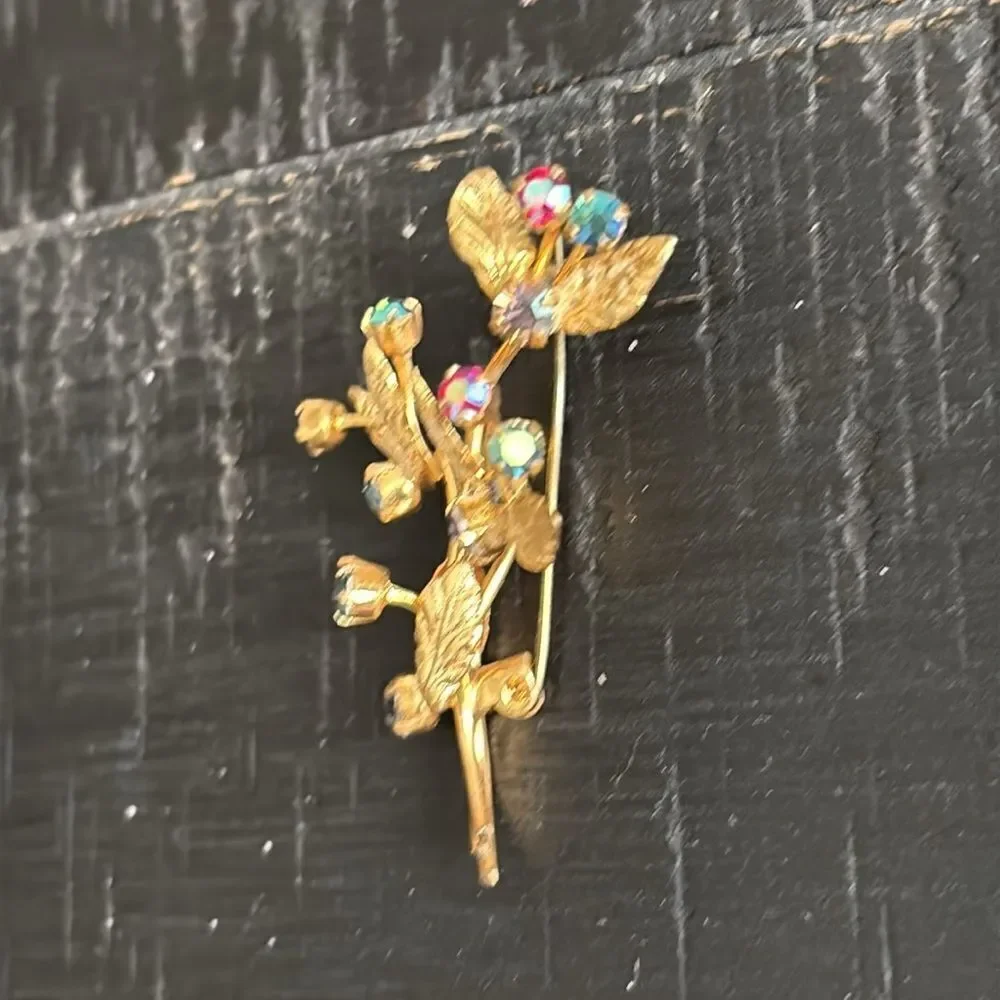 Source Unknown pin slightly